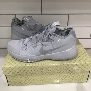 Kobe shoes new never worn